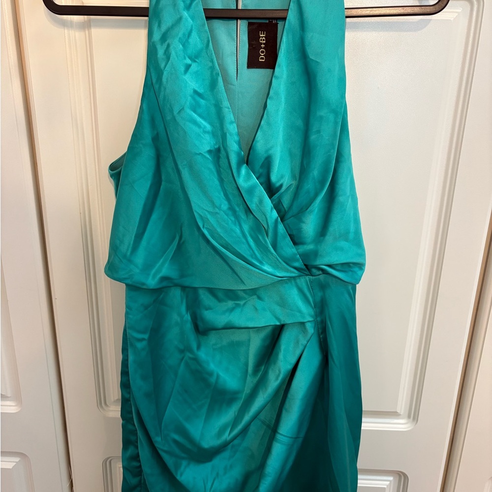 DO + BE Kelly Green V Neck Mini Dress